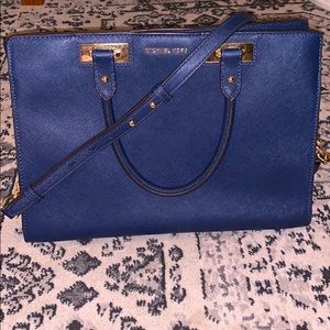 ***SOLD*** Michael Kors Navy Chain Strap tote